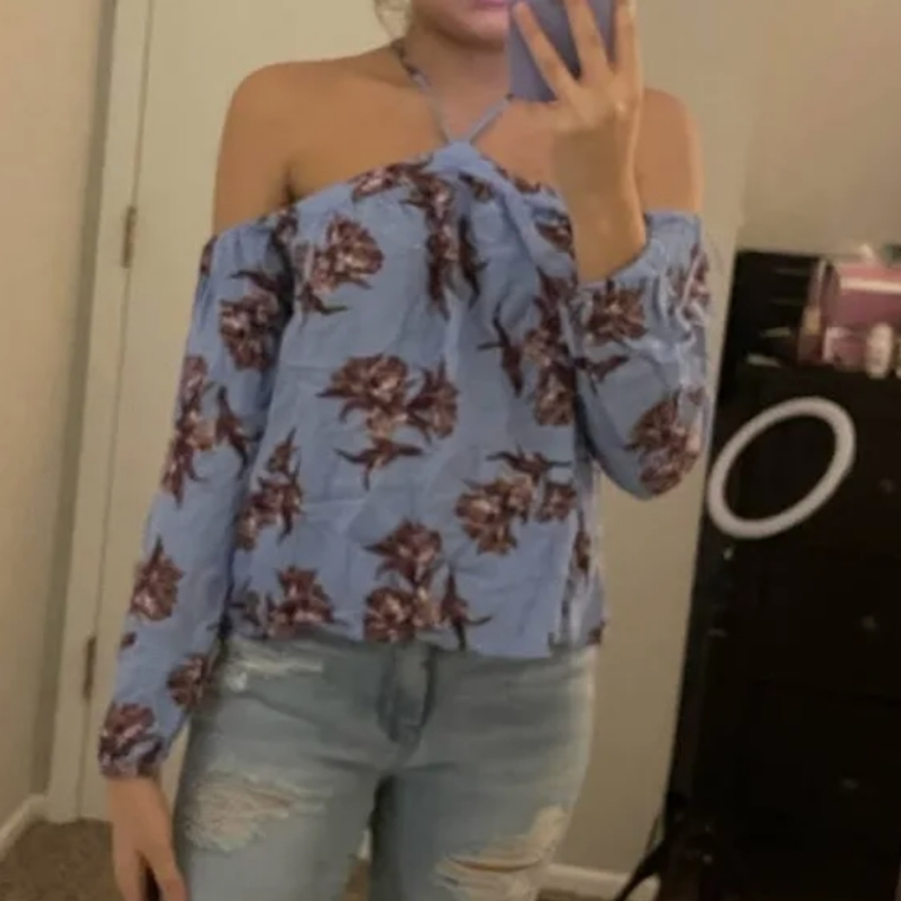 Aeropostale blue long sleeve floral top. Halter style with off the shoulder sty